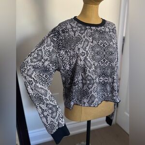 ARITZIA TNA 100% Cotton Snakeskin Patterned Cropped Crewneck Women's Top (M)